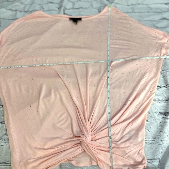 Jeans by Buffalo Pink Rhinestone/Studded Lightweight Top,‎ Size M Pre-Owned - Picture 5 of 11